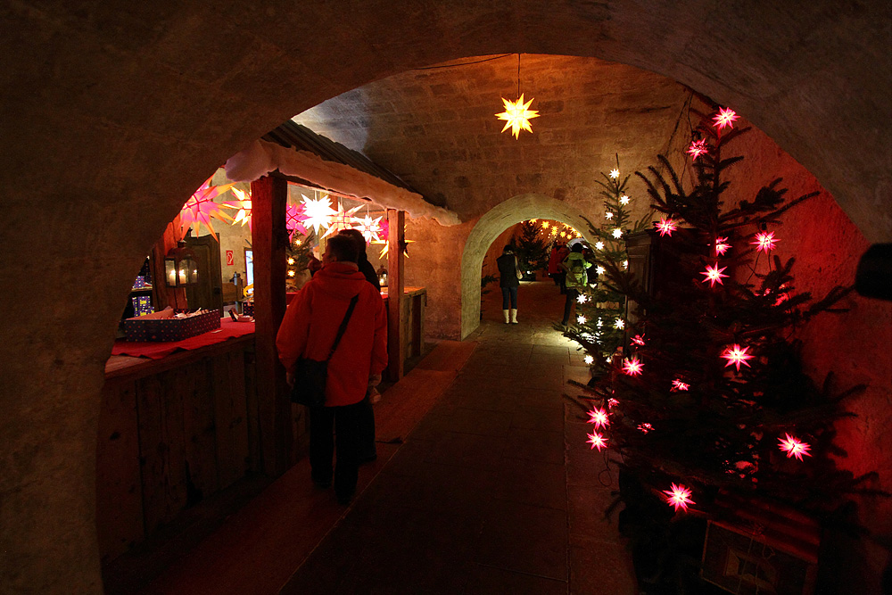 Blick in die Kasematten beim Weihnachtsmarkt der Festung Königstein